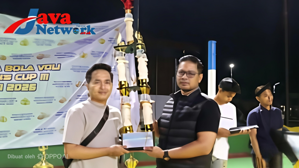 Turnamen Bola Voli Kapolres Cup III 2026 Berakhir Meriah, Kapolres Sumenep Serahkan Piala Bergilir