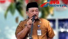 Kepala SMAN 1 Ambunten Drs Rafiudin MPD