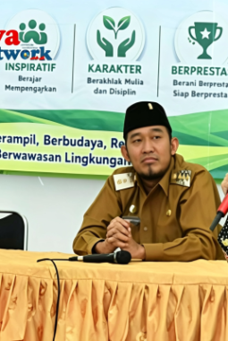 Didampingi Kadisdik, Bupati Sumenep Pantau Langsung MPLS di SMPN 1