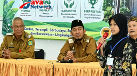 Bupati Sumenep, Dr. H. Achmad Fauzi Wongsojudo, SH, MH. Saat Meninjau MPLS di SMPN 1 Sumenep