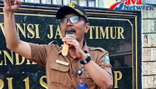 Kepala SMAN 1 Sumenep Drs. Sirajum Munir, M.Pd.,