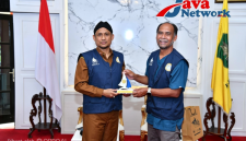 Sekdakab Sumenep Agus Dwi Saputra, S.Sos, MSI Bersama Salah Perwakilan RSKKA Unair Surabaya.