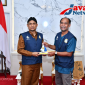 Sekdakab Sumenep Agus Dwi Saputra, S.Sos, MSI Bersama Salah Perwakilan RSKKA Unair Surabaya.