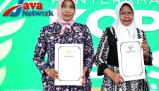 Dirut RSUDMA Sumenep dr. Hj. Erliyati, M.Kes Saat Menerima Penghargaan di Harkopnas ke-79 di Pendopo Agung Keraton Sumenep