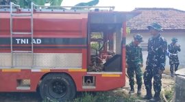 TNI Peduli, Yonif 931/KJ Salurkan Dua Tangki Air Bersih kepada Warga Sumenep