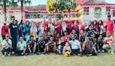 PLT. Kadisperkimhub Sumenep Foto Bersama Tim Bola Volley Disperkimhub Juara Saty