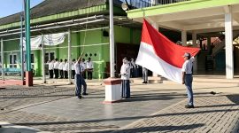 Upacara Bendera MAN Sumenep Soroti Etika Bermedia Sosial, Siswa Diminta Bijak Jaga Nama Baik Madrasah