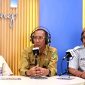 Hasil Tangkapan Layar Kepala Bapenda Sumenep Ferdiansyah Tetrajaya SH (Tengah) Kepala UPT PPD Samtiono SH MH dan Perwakilan Jasa Rahardja Aditya di Acara Dialog Interaktif RRI Pro FM 1, Selasa (11/08/2026)