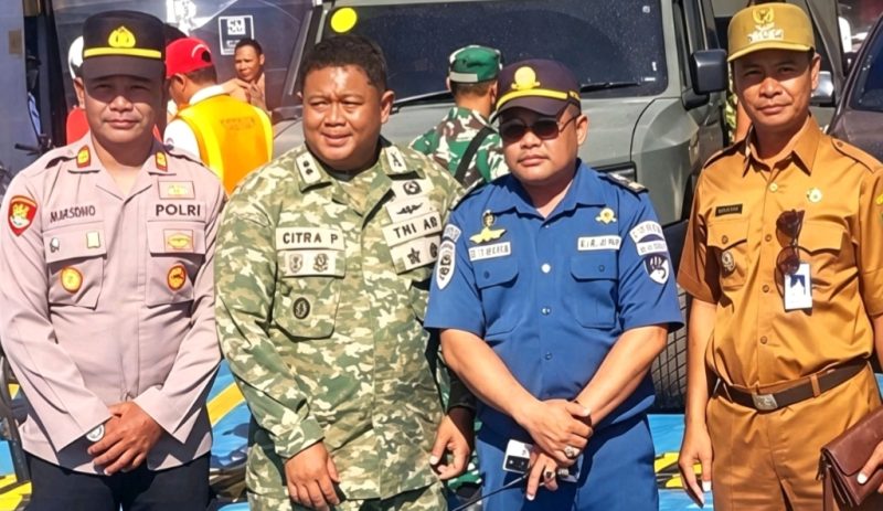 Dandim Sumenep Letkol Inf Citra Persada Didampingi Camat Raas Achmad Fikri, Kapolsek Raas dan Kepala Kesyahbandaran Raas