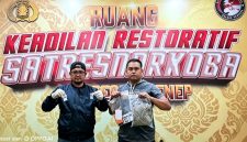 SatresNarkoba Polresta Sumenep Bersama Barang Bukti Yang Berhasil Diamankan