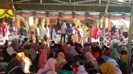 Camat Guluk-Guluk, Mohammad Halil Rosihan, S.Sos., M.Si., Bersama Ketua DWP Kecamatan Di Acara Lomba Mewarnai Tingkat Anak Usia Dini, Kamis (13/08/2026)
