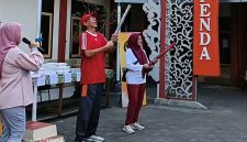 Dengan Letupan Poppy Pepper Kepala Bapenda Ferdiansyah Tetrajaya SH dan Ketua DWP Tandai Pembukaan Lomba2 Dalam Memeriahkan HUT RI ke 81