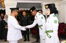 Bupati Sumenep Dr H Achmad Fauzi Wongsojudo SH MH Saat Mengukuhkan Paskibraka Di Pendopo Agung Keraton Sumenep, Sabtu (15/08/2026)