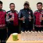 Patroli Malam Polresta Sumenep Berbuah Temuan, 51 Botol Arak Tanpa Merek Diamankan