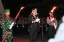 Kapolresta Sumenep Kombes Pol. Ariek Indra Sentanu, S.H., S.I.K., M.H., bertindak sebagai inspektur upacara.